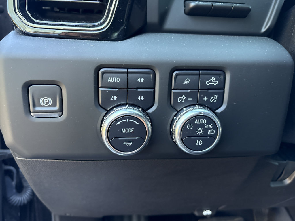 Used 2024 GMC Sierra 2500 AT4X AWD/4WD image 14