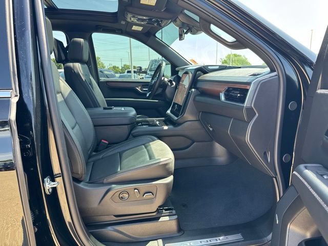 Used 2026 GMC Yukon XL Denali w/ Denali Reserve Package AWD/4WD image 33