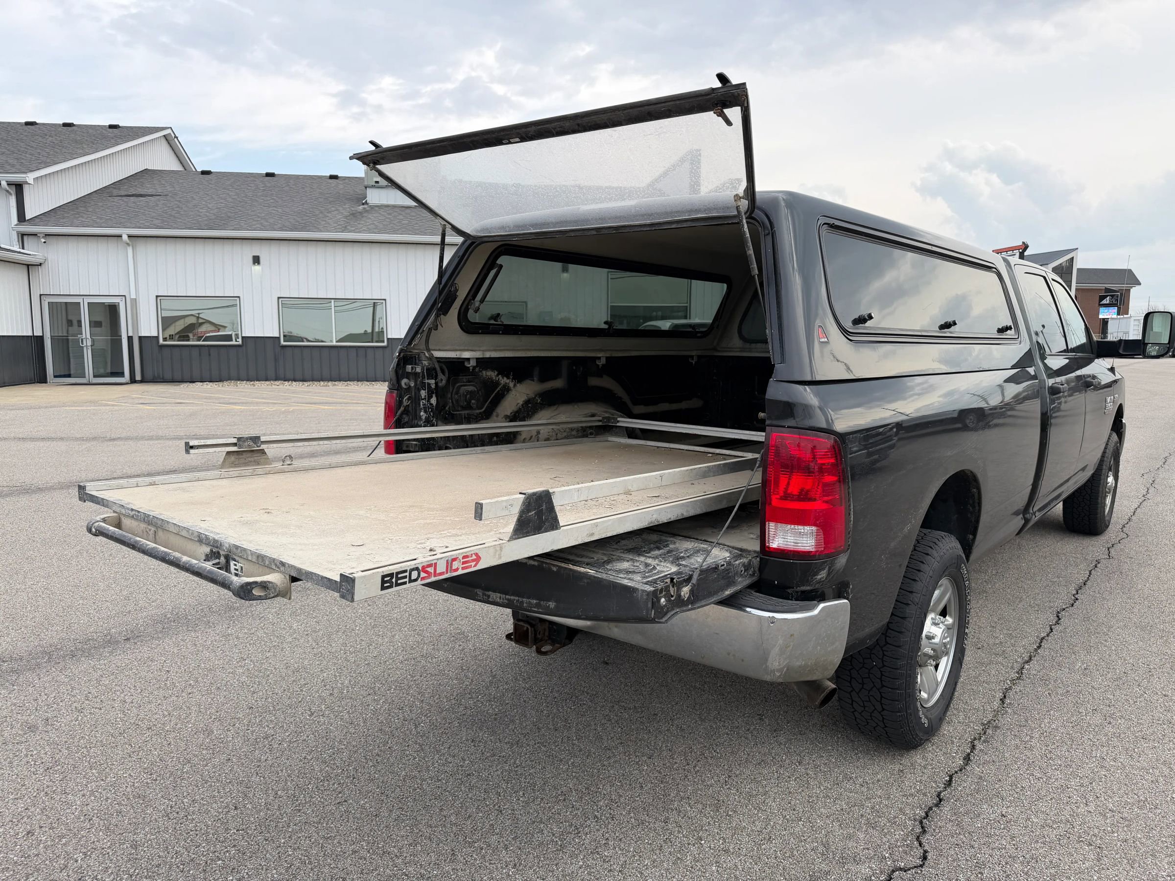 Used 2018 RAM 3500 Tradesman w/ Chrome Appearance Group image 5