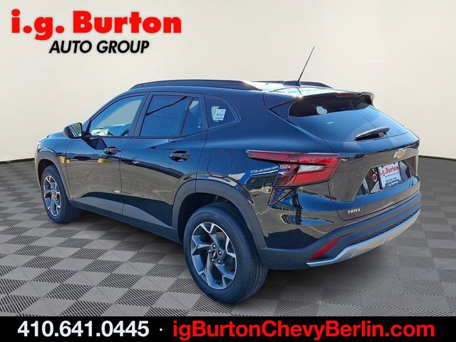 New 2026 Chevrolet Trax LT w/ Driver Confidence Package image 3