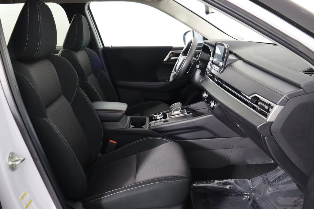 Used 2024 Mitsubishi Outlander ES image 19