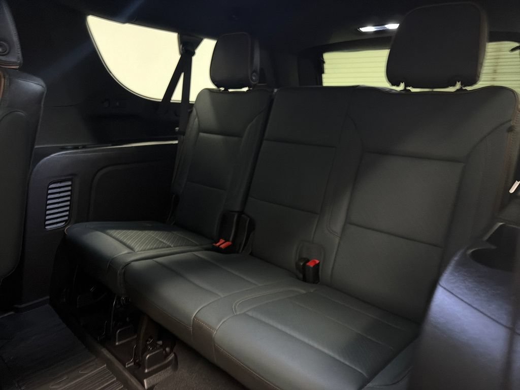 Used 2026 GMC Yukon XL AT4 w/ AT4 Premium Plus Package AWD/4WD image 14