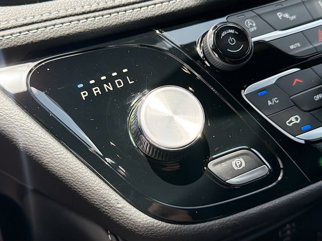 New 2027 Chrysler Pacifica Limited FWD image 16