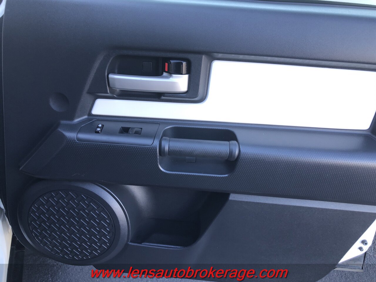 Used 2012 Toyota FJ Cruiser 4WD w/ Upgrade Pkg image 22