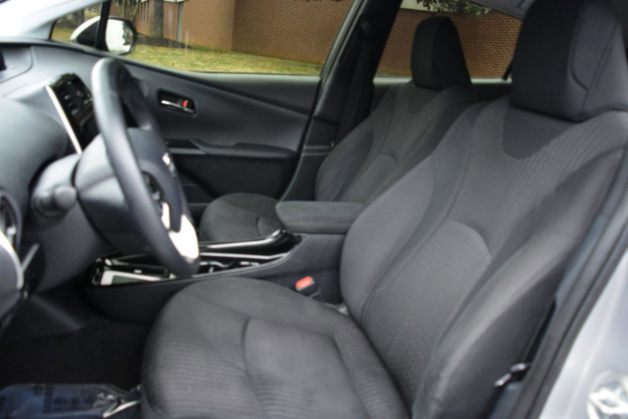 Used 2017 Toyota Prius Three w/ Carpet Mat Package image 13