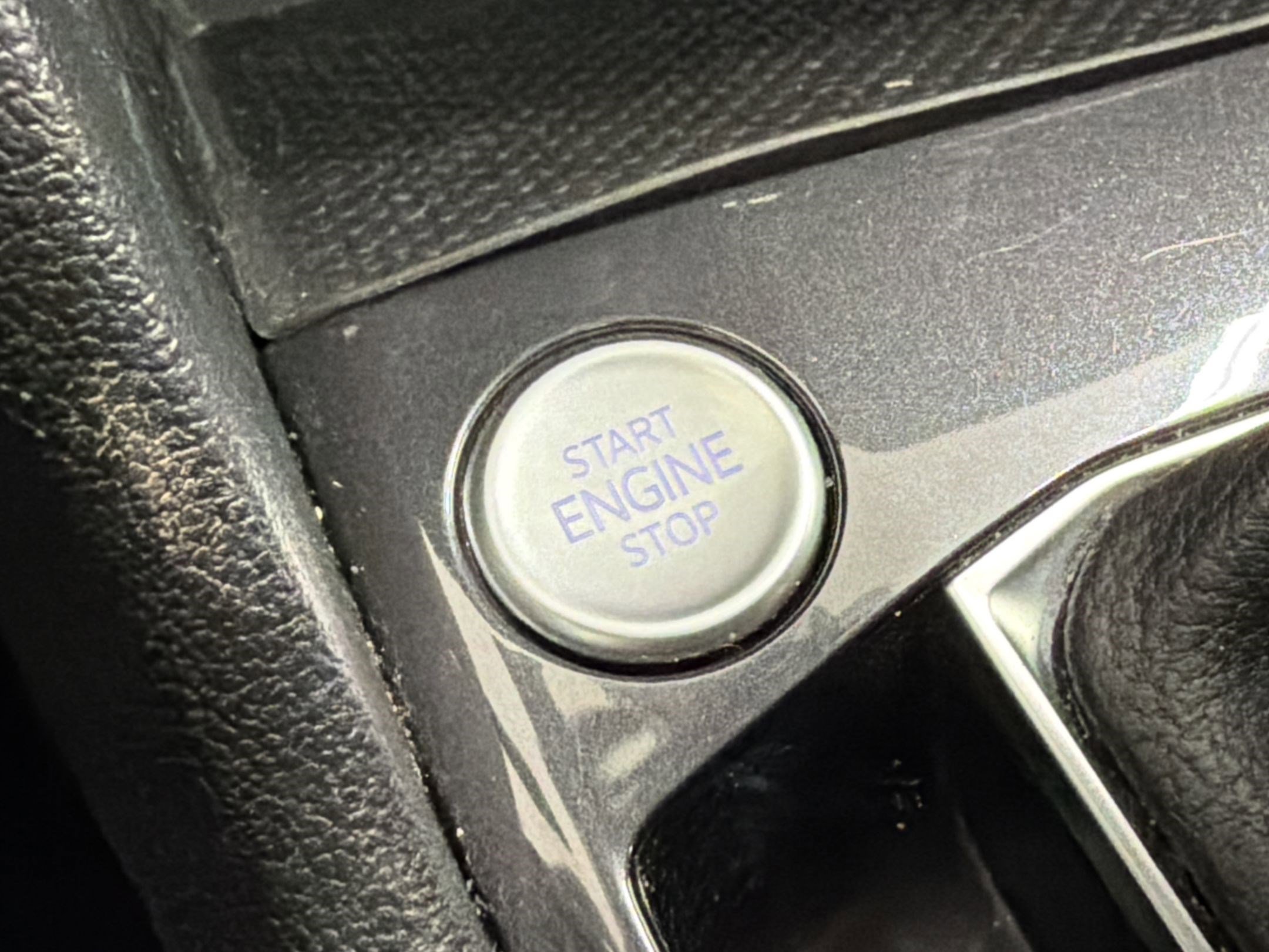 Used 2024 Volkswagen Tiguan Wolfsburg Edition image 23