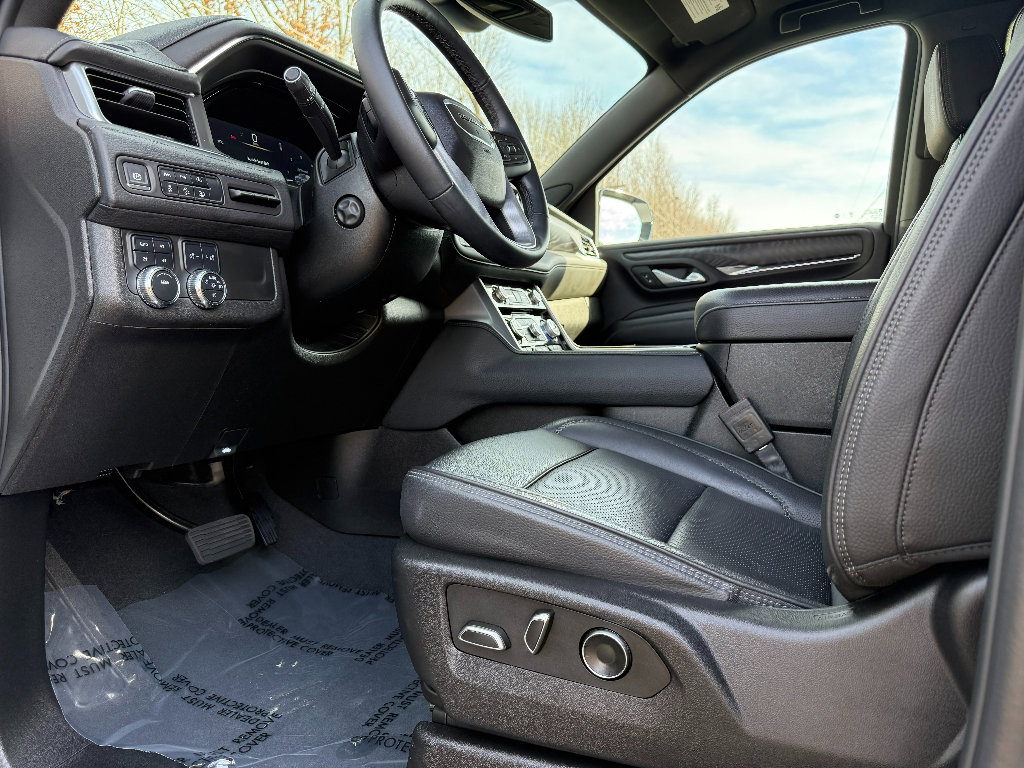 Used 2024 GMC Yukon XL Denali image 19