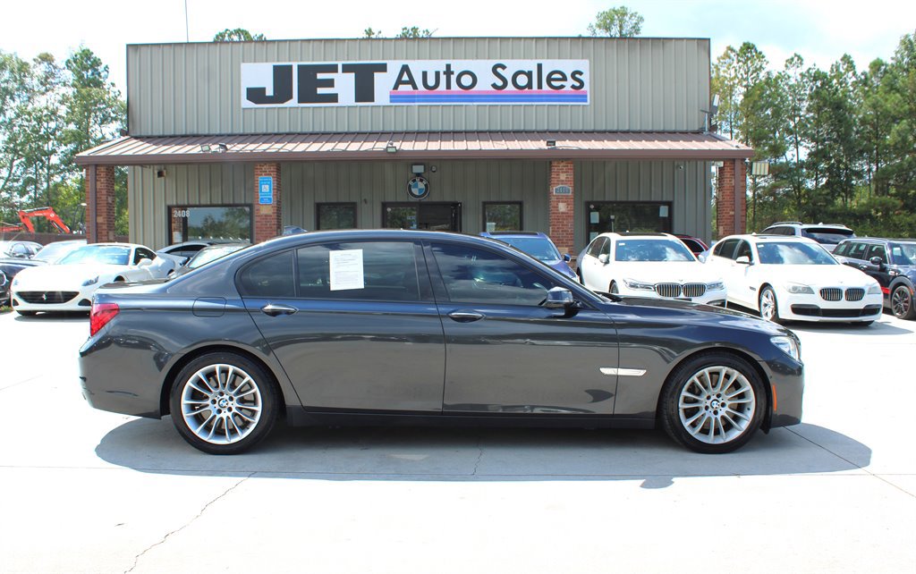 Used 2015 BMW 750Li xDrive image 8