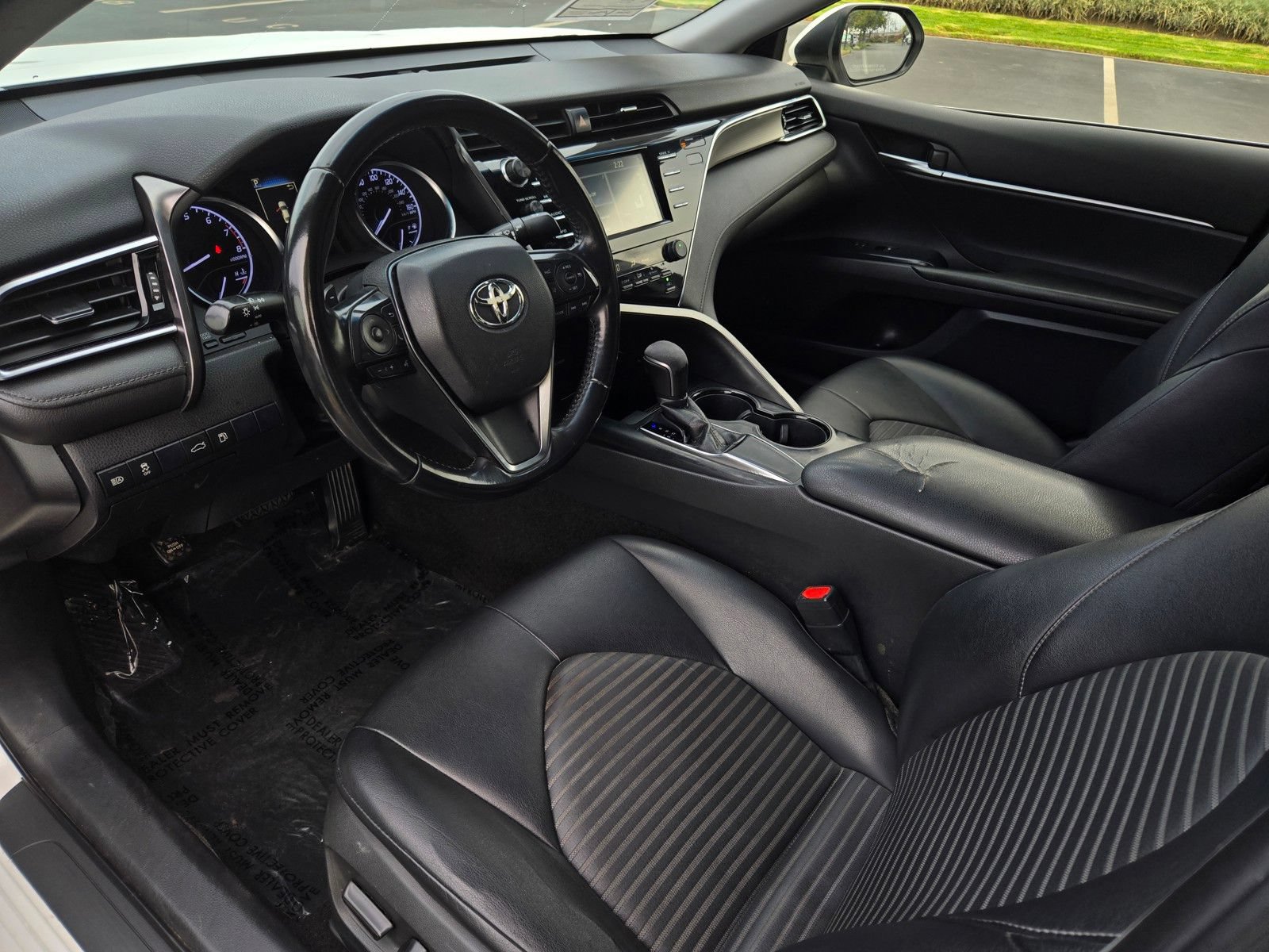Used 2018 Toyota Camry SE w/ Moonroof Package FWD image 6