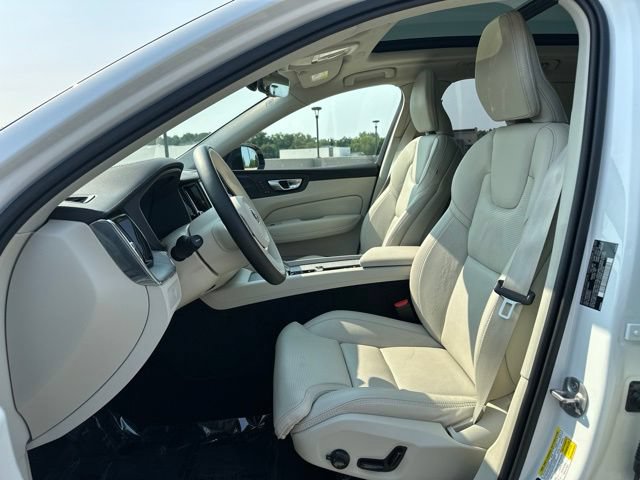 Certified 2025 Volvo XC60 B5 Ultra w/ Protection Package Premier AWD/4WD image 18