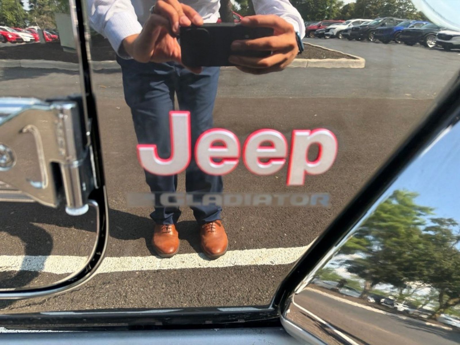 Used 2023 Jeep Gladiator Rubicon w/ LED Lighting Group AWD/4WD image 5