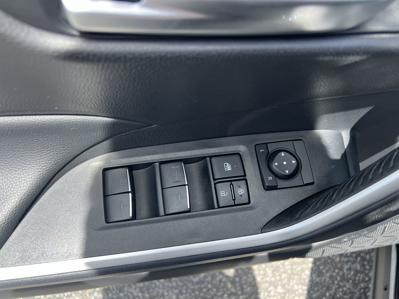 Used 2025 Toyota RAV4 XLE Premium FWD image 15