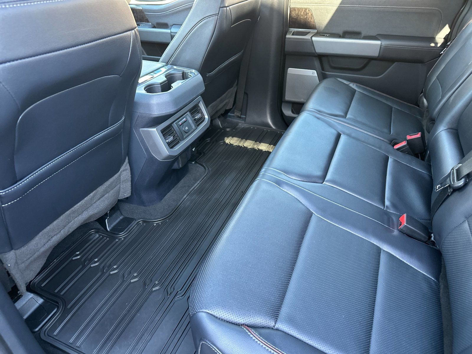 Used 2023 Ford F250 Lariat w/ Lariat Ultimate Package image 14