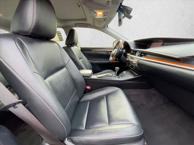 Used 2013 Lexus ES 300h Hybrid image 21