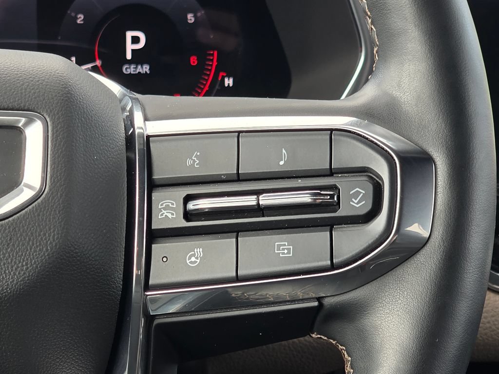 Used 2024 GMC Canyon Denali AWD/4WD image 18