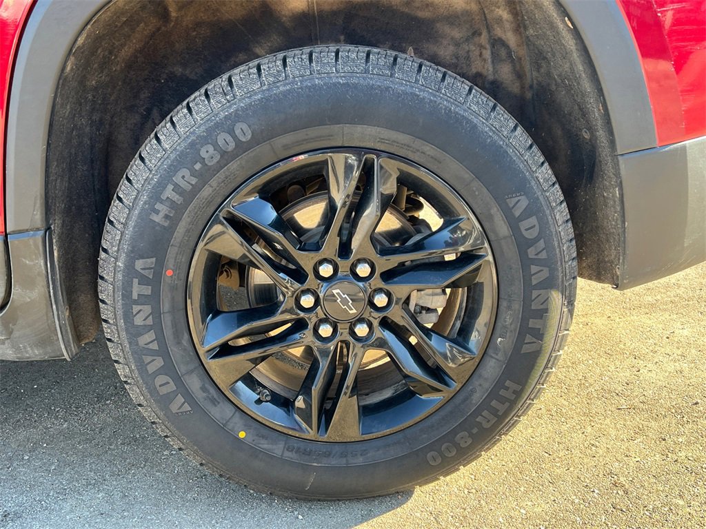 Used 2023 Chevrolet Traverse LT w/ Midnight/Sport Edition image 43