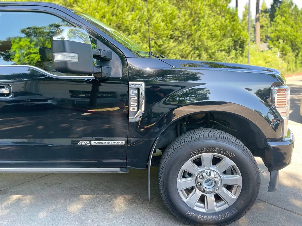Used 2022 Ford F250 Platinum w/ FX4 Off-Road Package AWD/4WD image 2