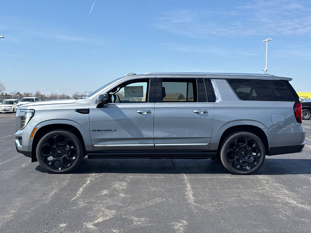 New 2026 GMC Yukon XL Denali w/ Denali Reserve Package AWD/4WD image 6