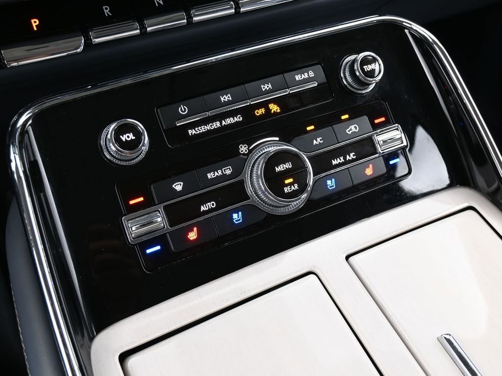 Used 2019 Lincoln Navigator Black Label w/ Cargo Package image 34