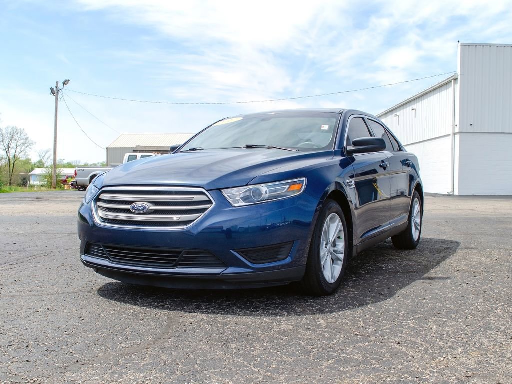 Used 2017 Ford Taurus SE FWD image 9
