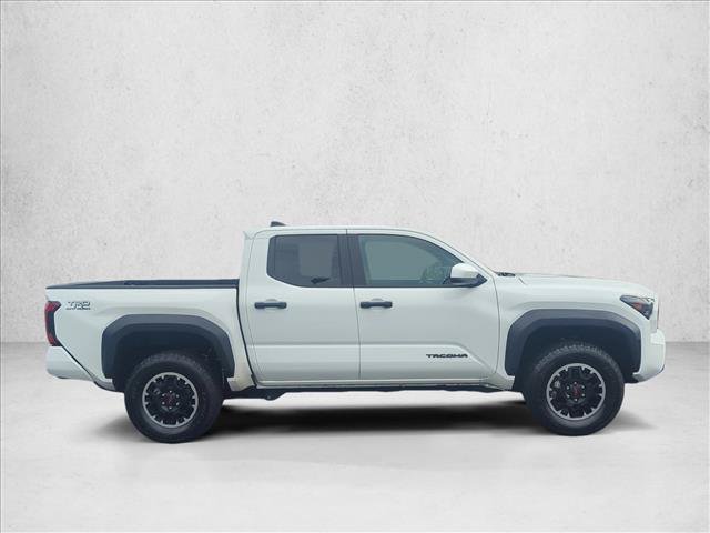 Certified 2025 Toyota Tacoma TRD Off-Road AWD/4WD image 4