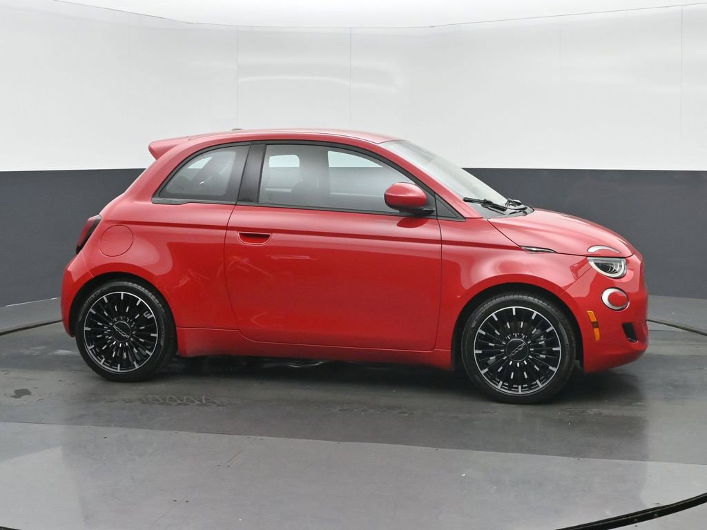 Used 2024 FIAT 500 e (RED) FWD image 2