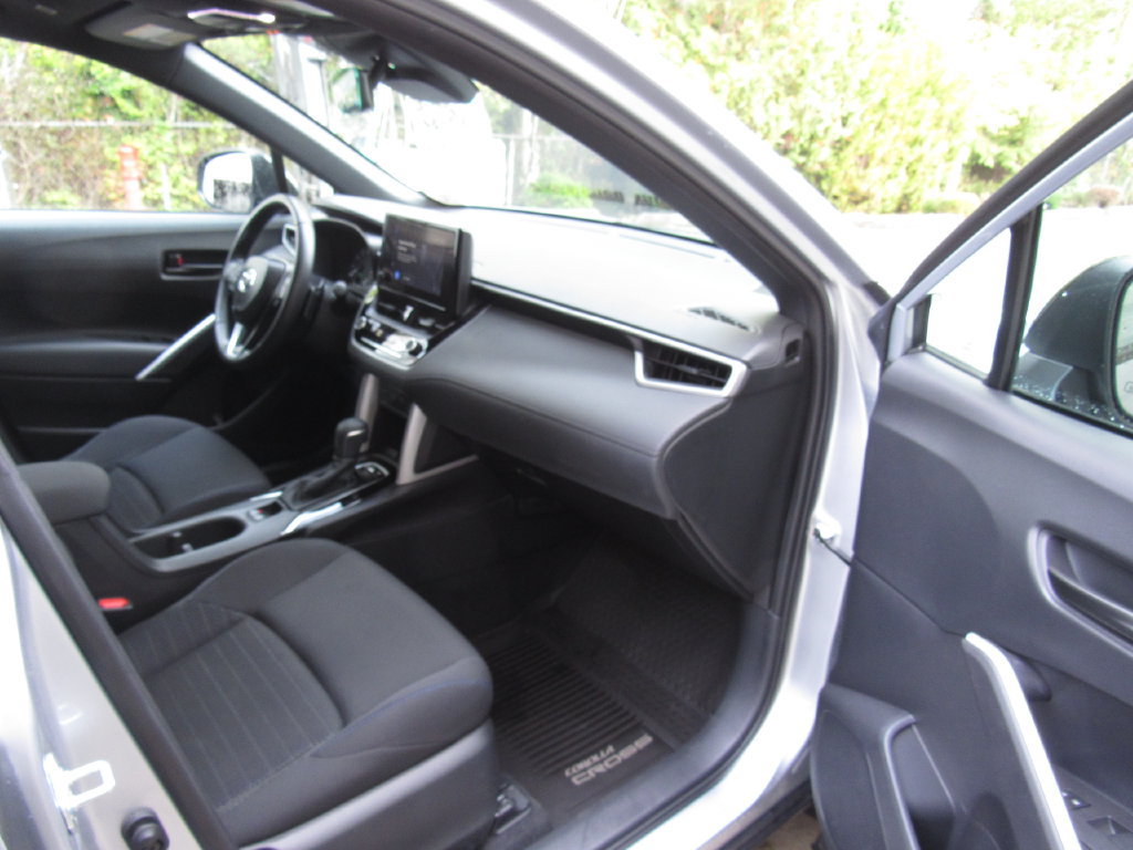 Certified 2025 Toyota Corolla Cross AWD Hybrid w/ Moonroof Package image 16
