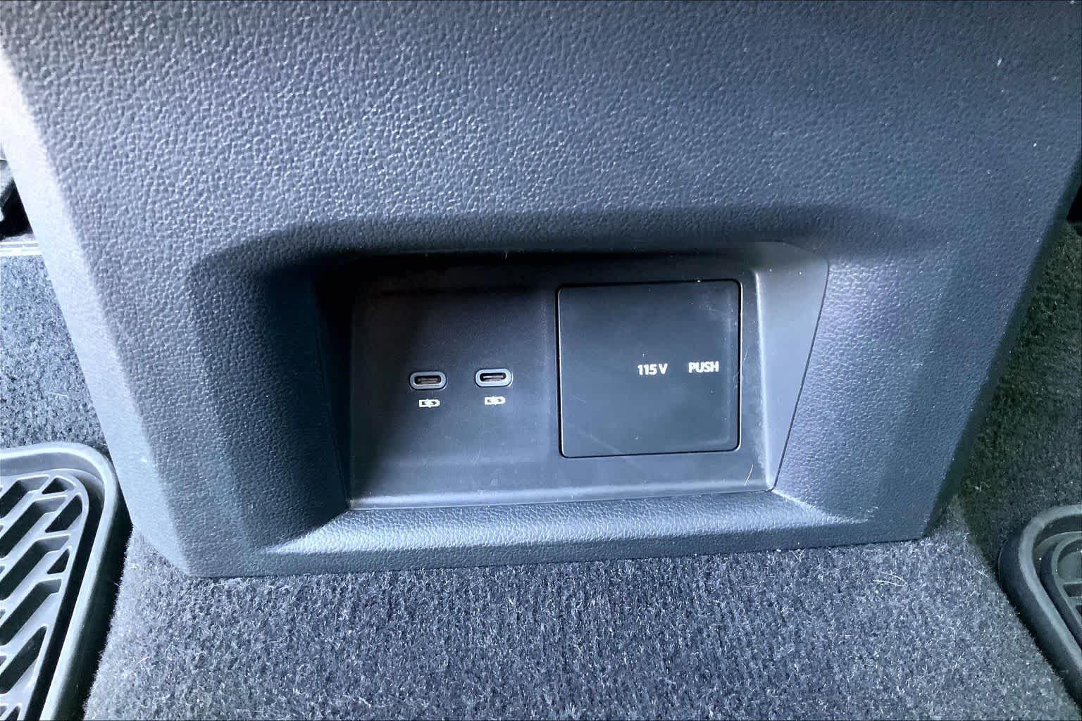 Used 2023 Volkswagen Atlas Cross Sport SE w/ Panoramic Sunroof Package FWD image 29
