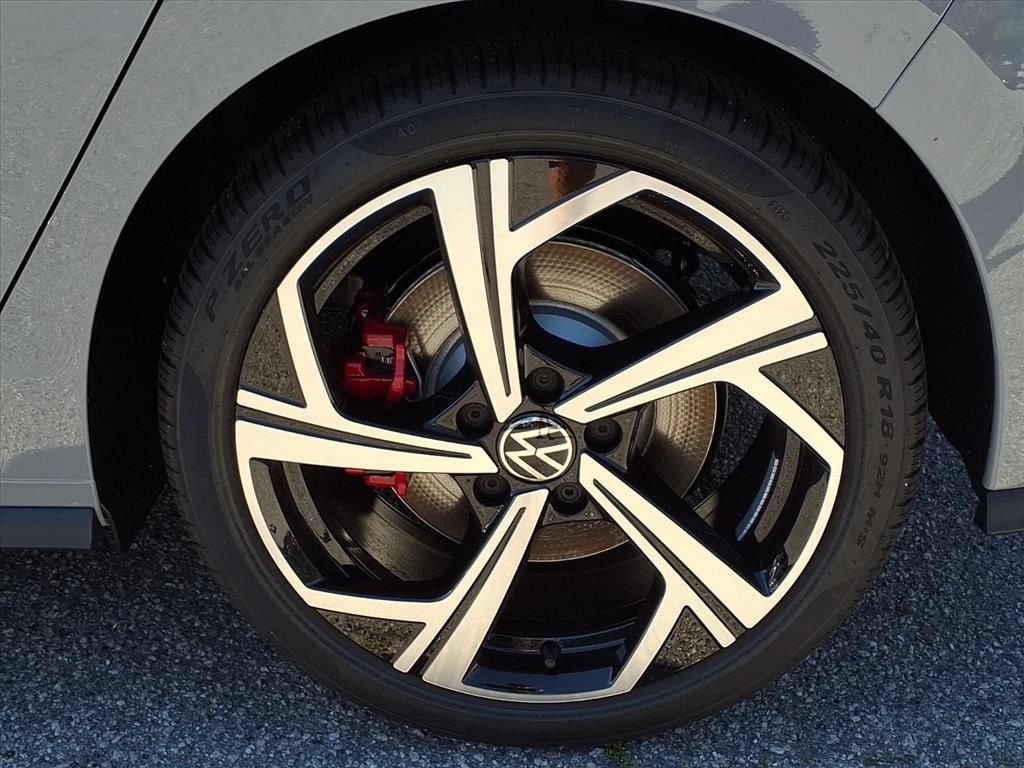 New 2026 Volkswagen GTI SE FWD image 4