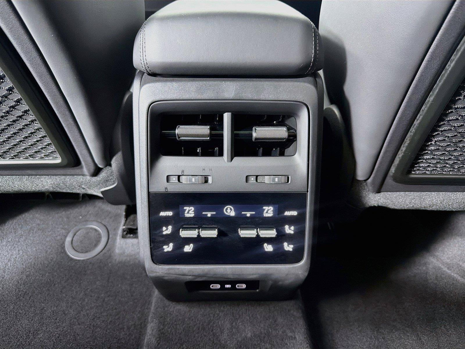 Certified 2025 Porsche Macan 4S Electric AWD/4WD image 24