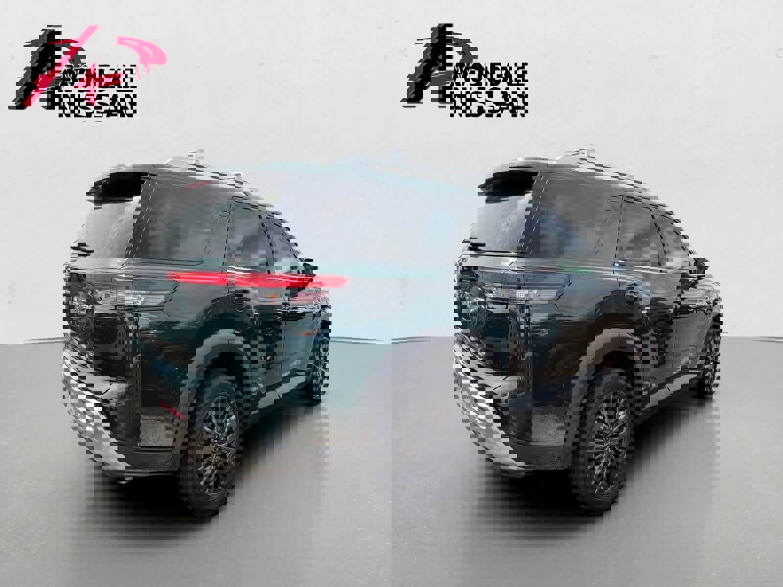 Used 2023 Nissan Pathfinder SL w/ SL Premium Package image 3