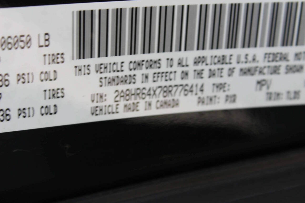 Used 2008 Chrysler Town & Country Limited w/ Entertainment Group #3 FWD image 9