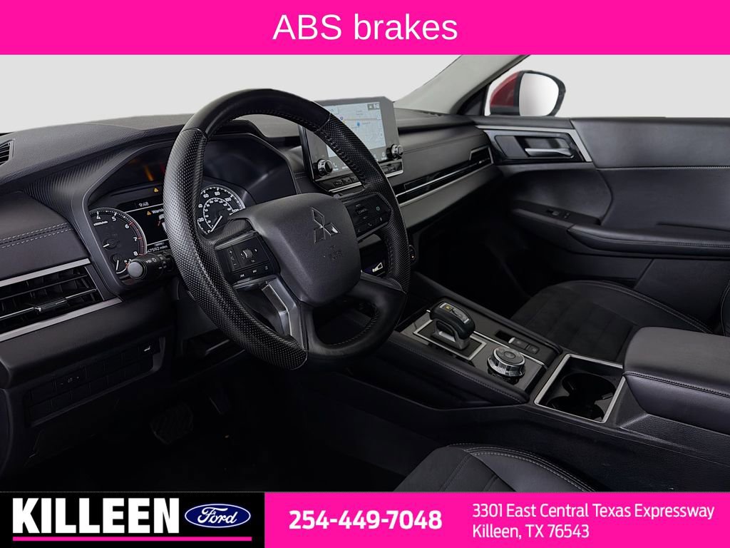 Used 2024 Mitsubishi Outlander SE Black Edition image 10