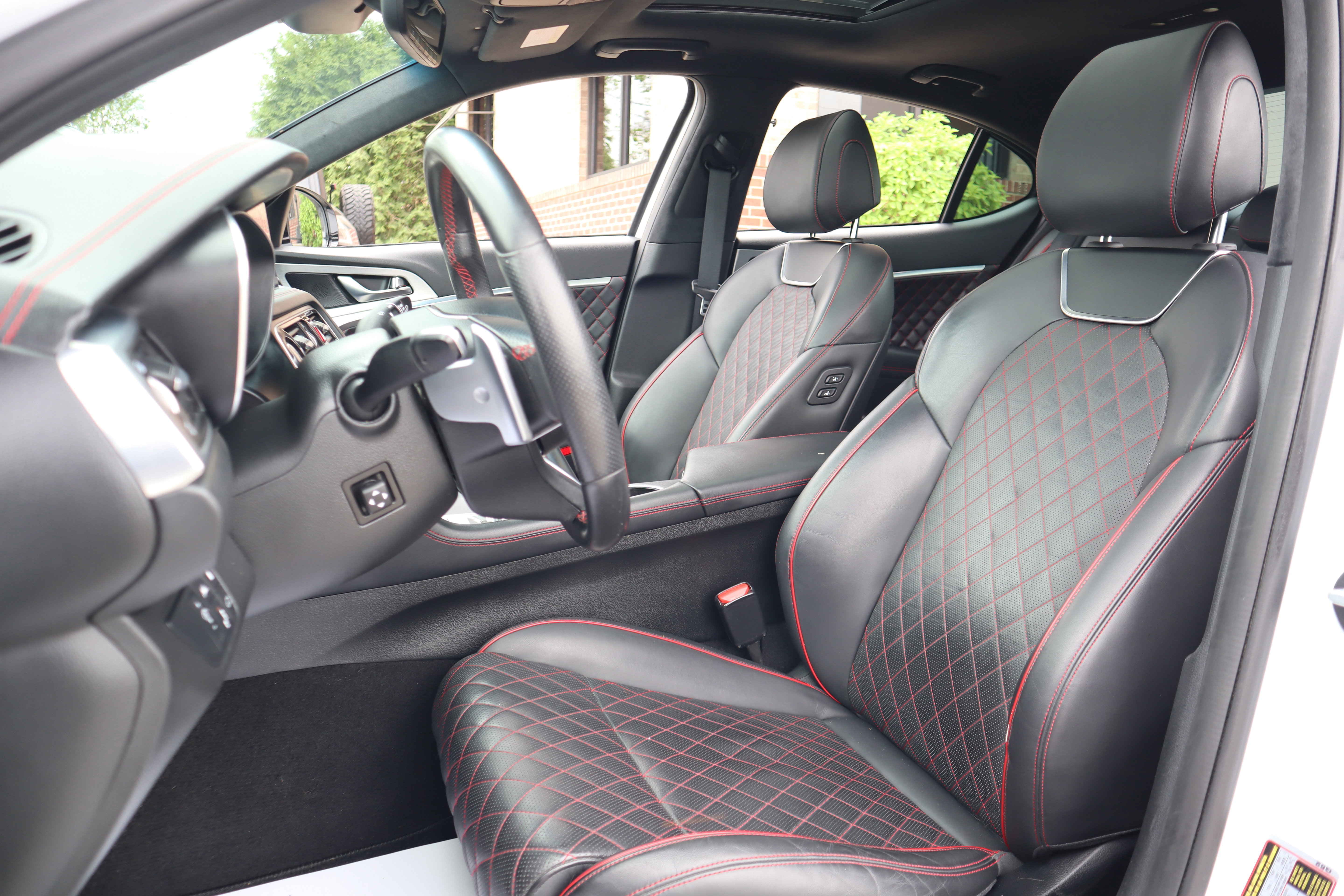 Used 2019 Genesis G70 3.3T Advanced w/ Sport Package image 32