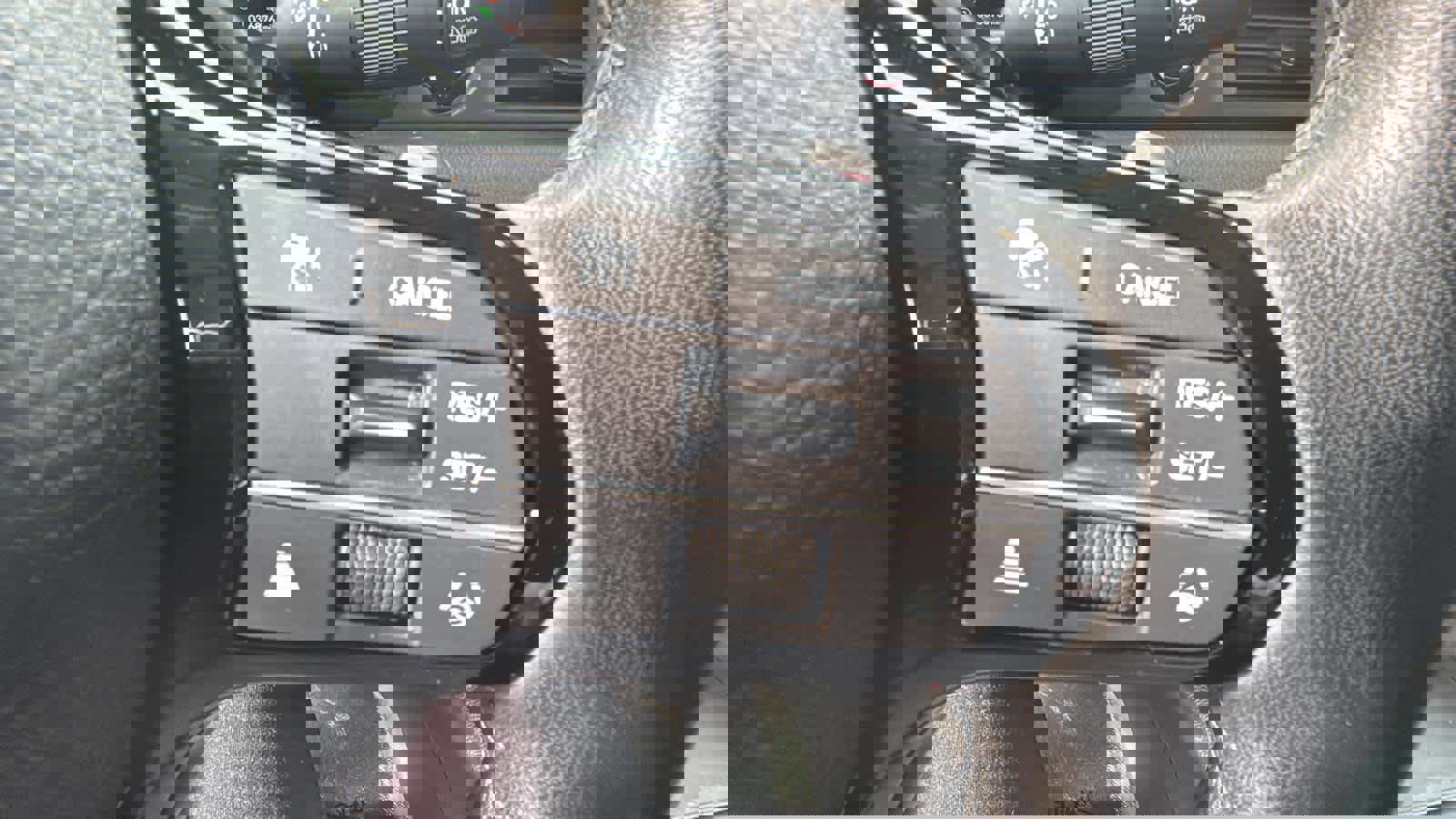 Used 2025 Honda Pilot Elite image 18