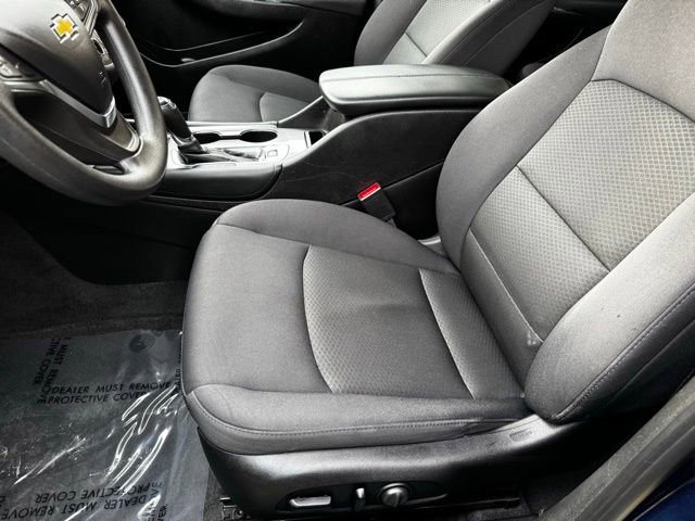 Used 2017 Chevrolet Malibu Hybrid image 5