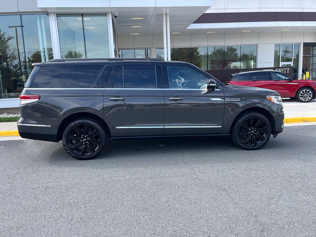 Certified 2023 Lincoln Navigator L Black Label AWD/4WD image 10