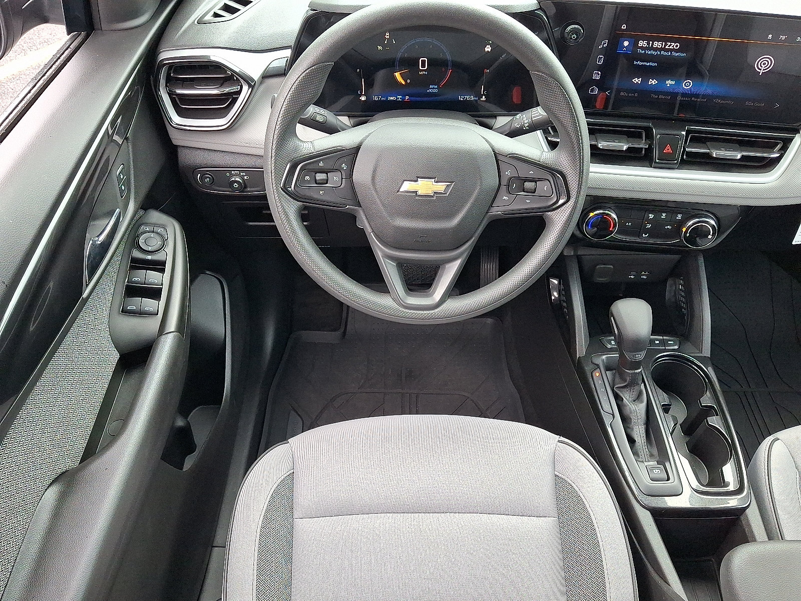 Used 2025 Chevrolet TrailBlazer LT AWD/4WD image 12
