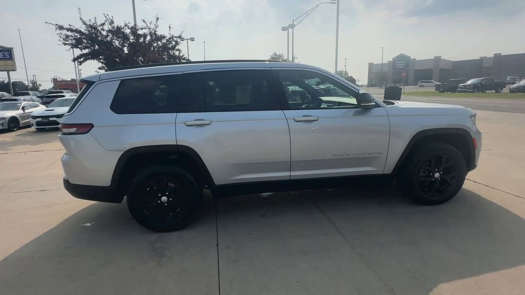 Used 2024 Jeep Grand Cherokee L Limited w/ Luxury Tech Group II image 9