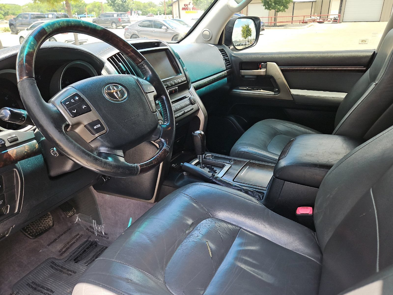 Used 2011 Toyota Land Cruiser w/ Upgrade Pkg AWD/4WD image 9