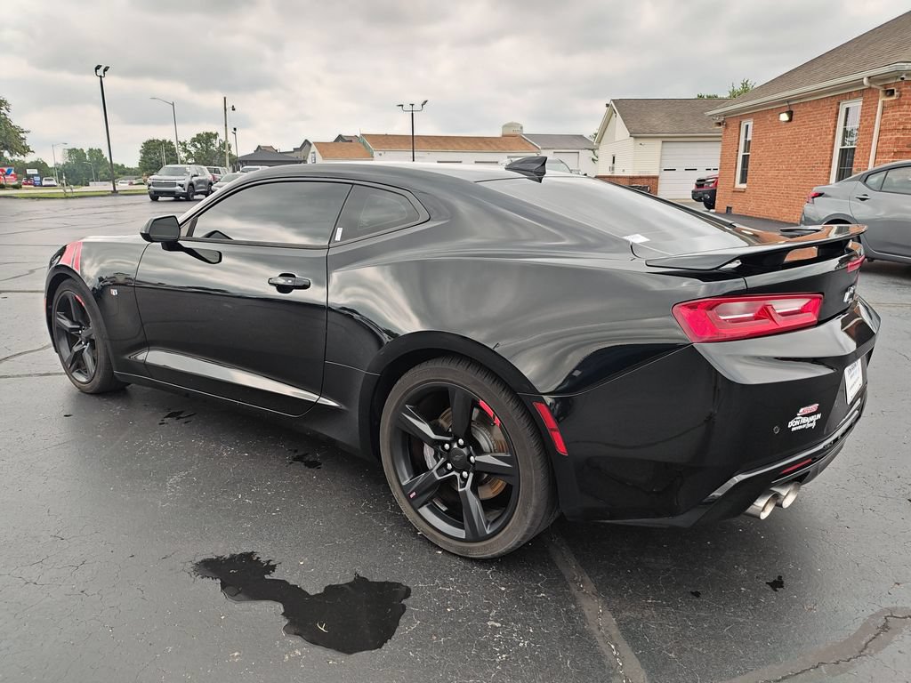 Used 2018 Chevrolet Camaro SS RWD image 3