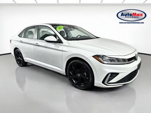 Used 2025 Volkswagen Jetta SE