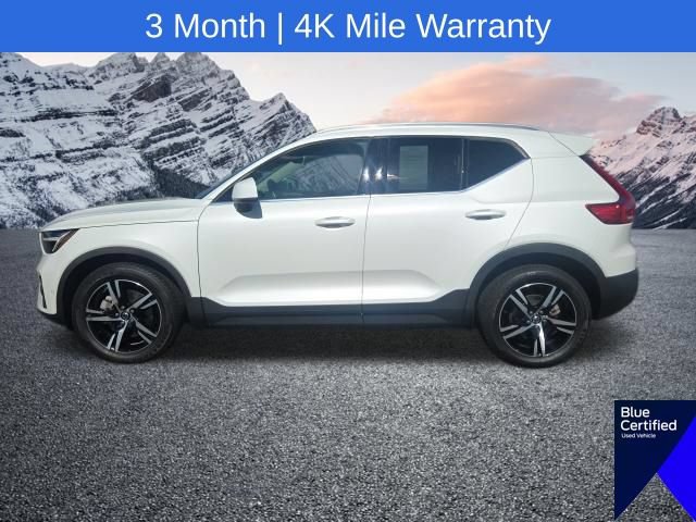 Used 2023 Volvo XC40 B5 Plus AWD/4WD image 17