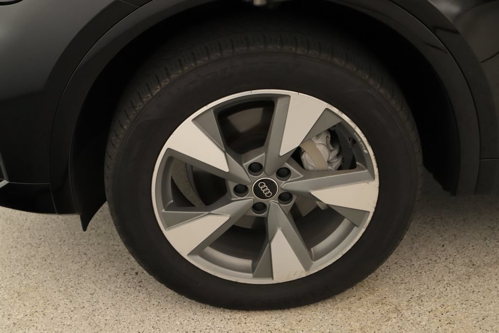 Certified 2023 Audi Q5 2.0T Premium Plus AWD/4WD image 33