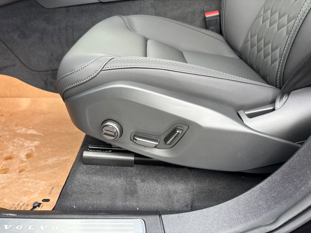 New 2026 Volvo XC90 B6 Plus image 8