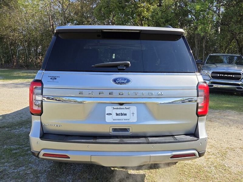 Used 2024 Ford Expedition Limited RWD image 13
