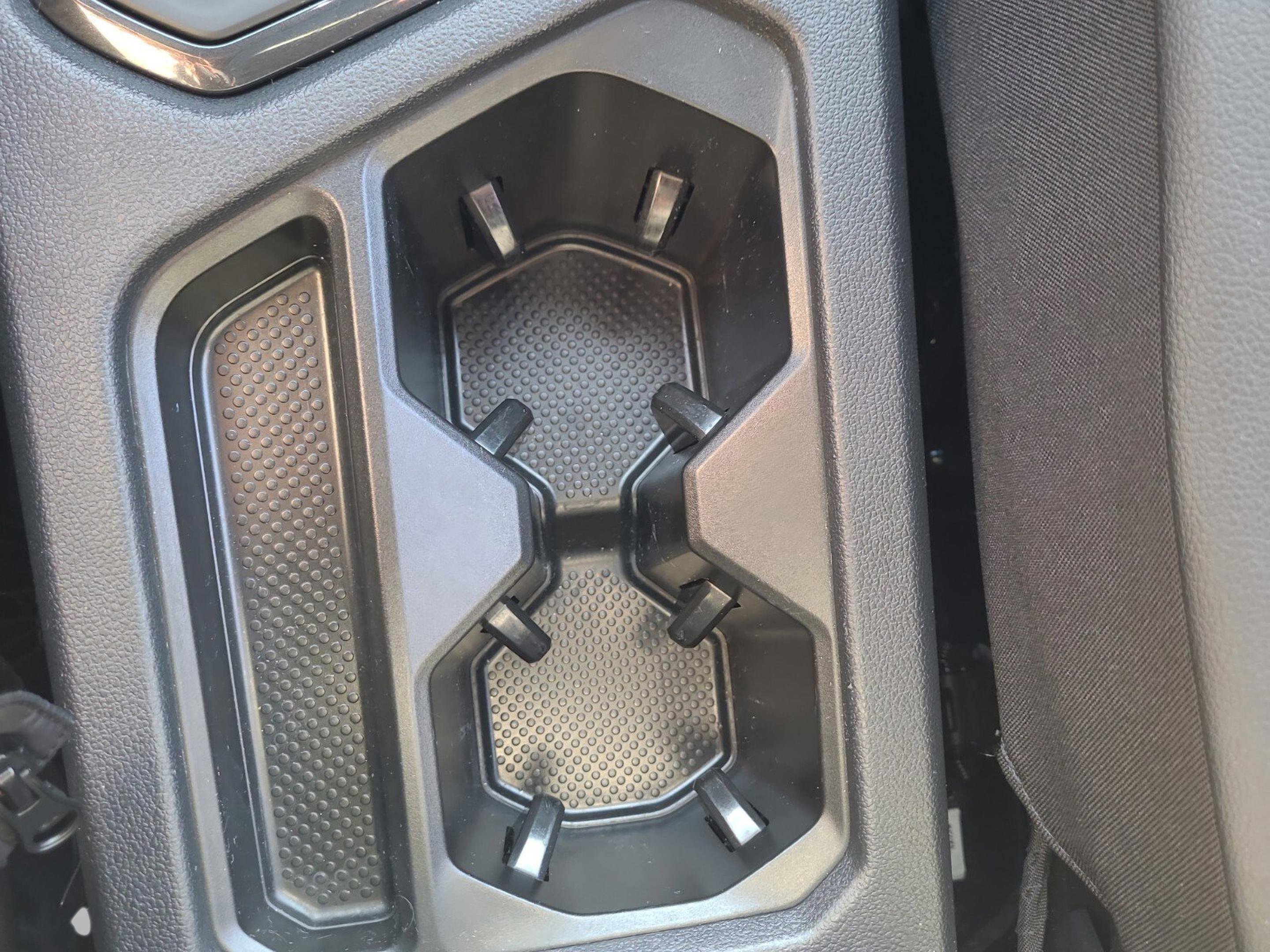 Used 2023 Volkswagen Tiguan SE R-Line image 16