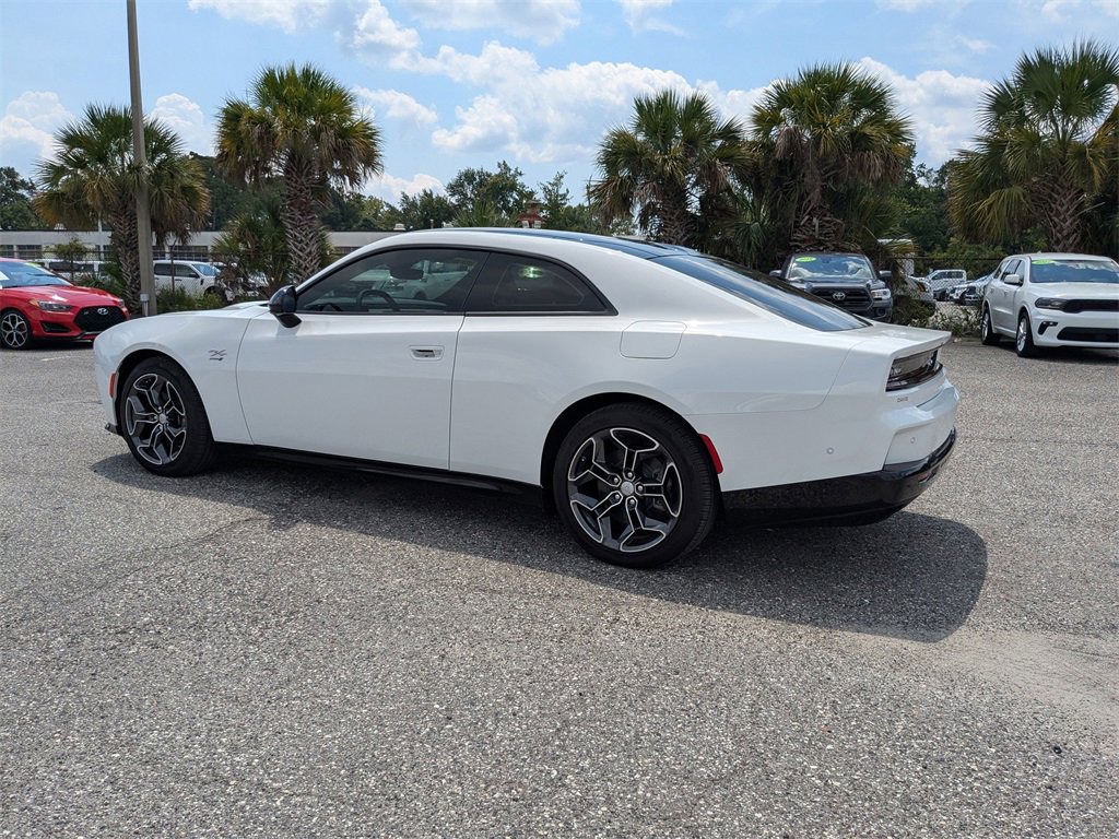 Used 2024 Dodge Charger R/T w/ Plus Group image 5