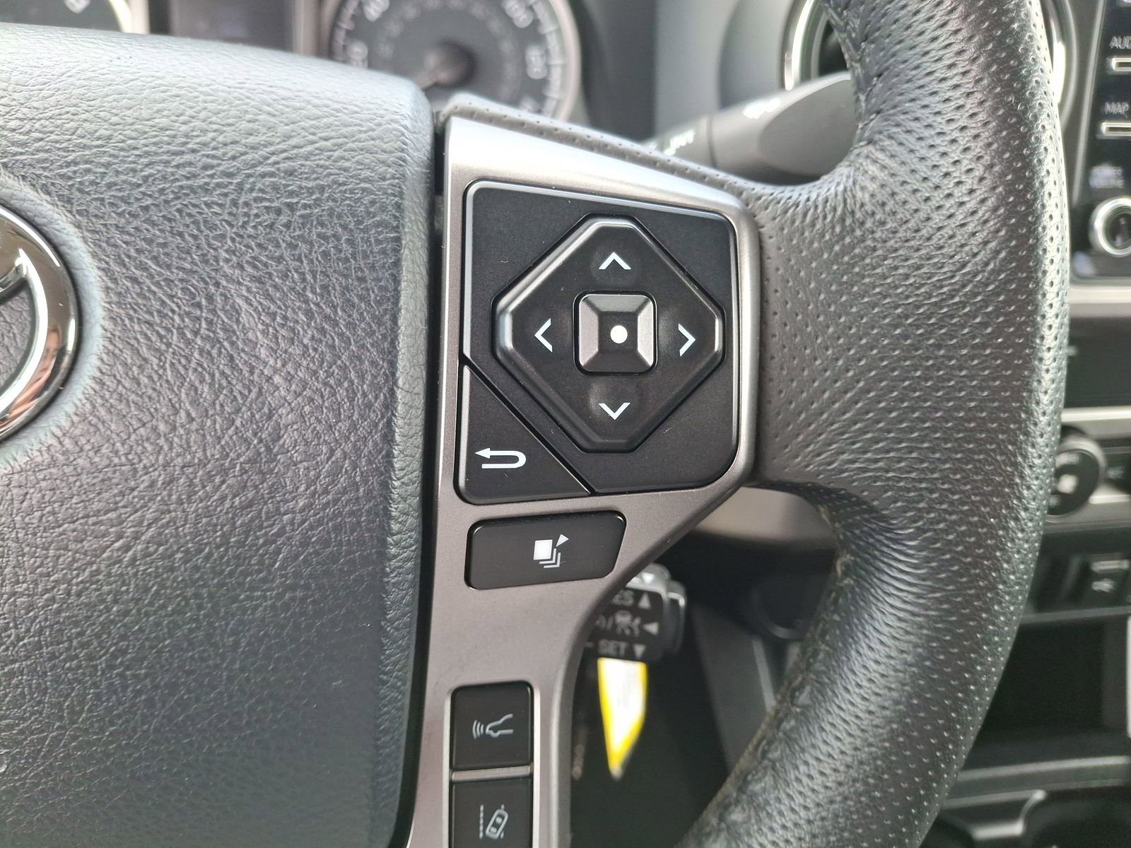 Used 2020 Toyota Tacoma SR5 image 16