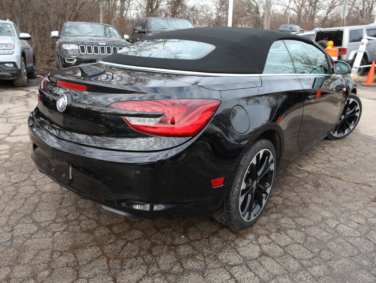 Used 2018 Buick Cascada Sport Touring w/ Dark Effects Package FWD image 6